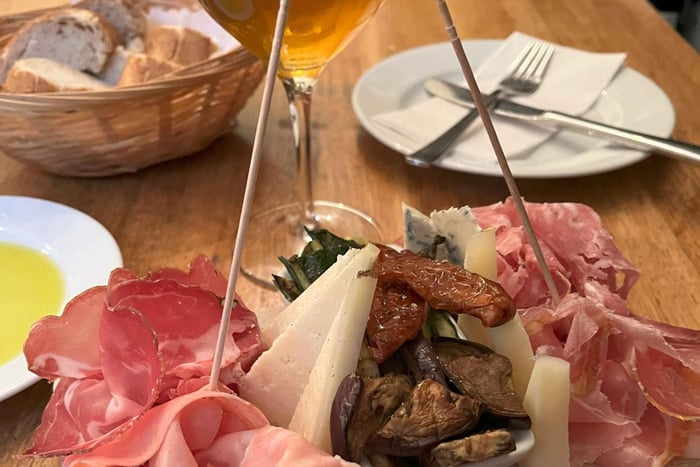 Berlin: Guided Street Food Walking Tour in Prenzlauer Berg