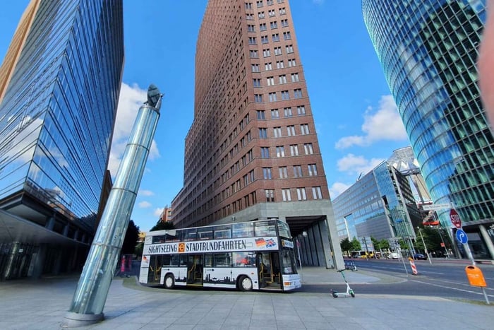 Berlin: Hop-On/Hop-Off-Bustour mit Live-Kommentar