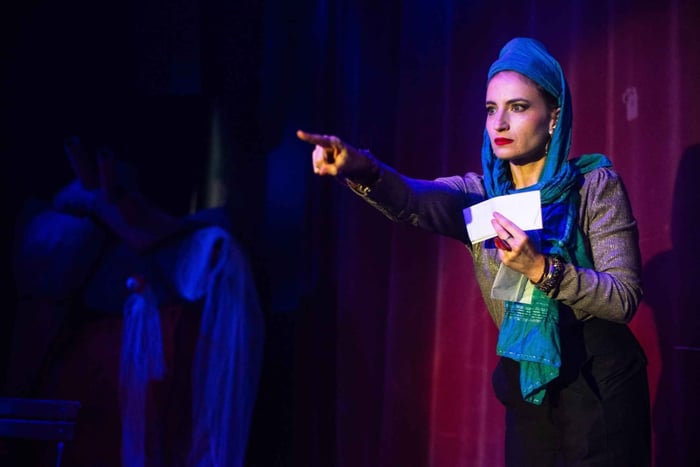 Berlin night: Fortune-Telling Comedy Show Ticket