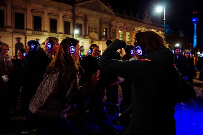 Berlin: Walk and Dance Silent Disco Tour with 80s / 90s