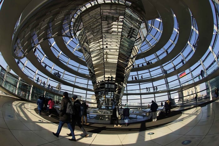 Guided tour of the Reichstag with a visit to the plenary hall and dome