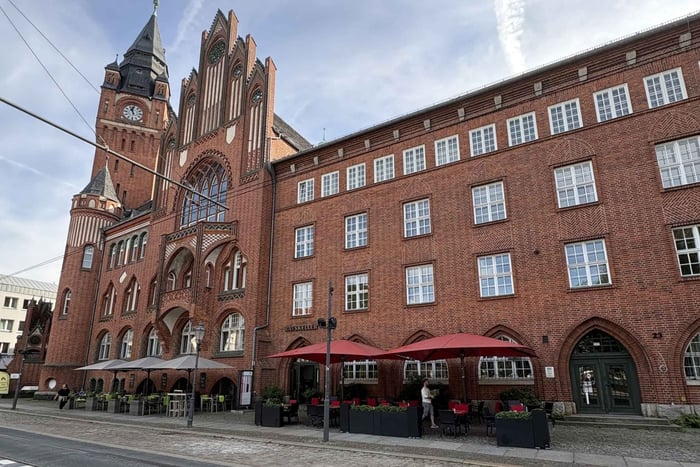 Köpenick Old Town Tour – Palace, Water, and History