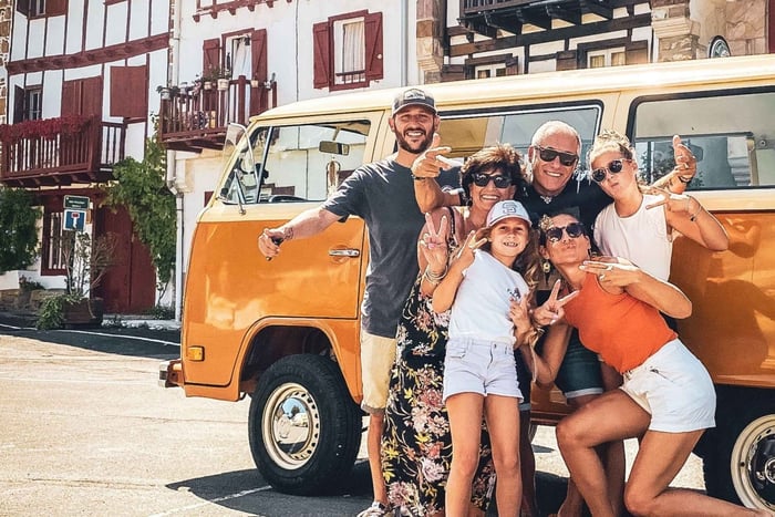 Частный однодневный тур по Французской Стране Басков на автомобиле VW Combi 70-х годов