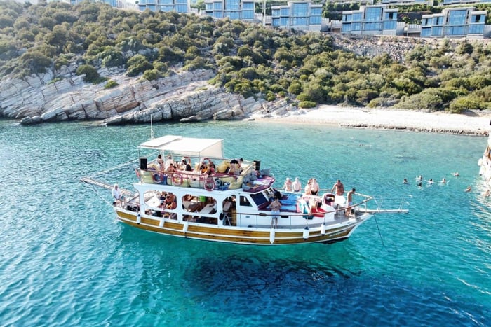 Boattrip to Bodrum Maledives for Virgin Cruise Passengers