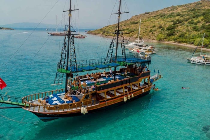 Bodrum, Gumbet Piratbådtur med frokost