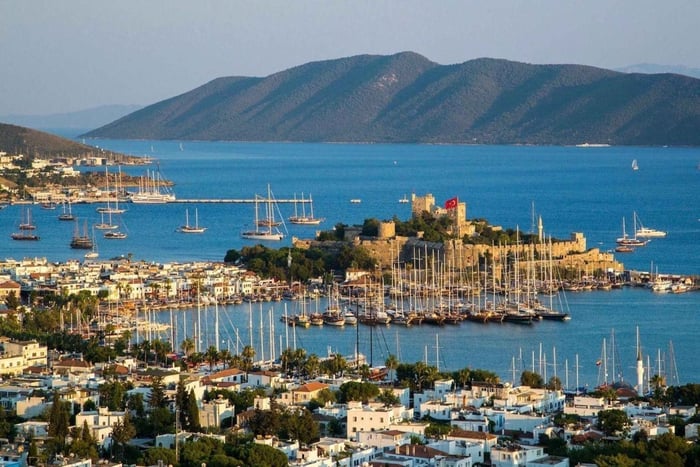 Entdecke Bodrum: Shoppen, Sightseeing und genieße den Charme der Stadt!