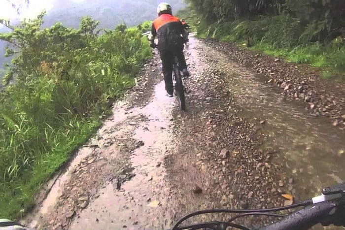 La Paz: Death Road Mountain Bike Tour with Lunch
