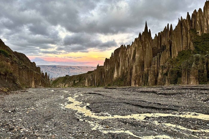 La Paz Nature Day Trip: Valle de las Ánimas & Lake Titicaca