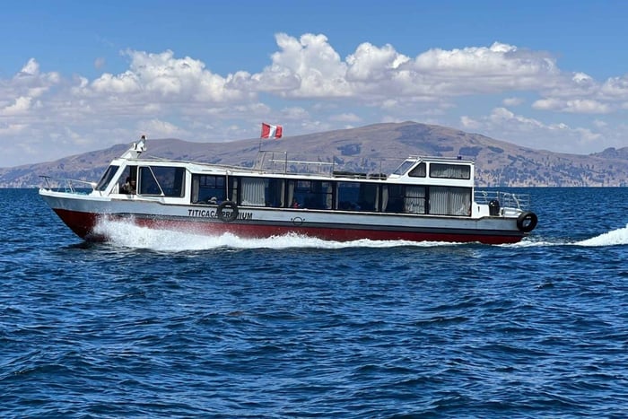 Puno : lac Titicaca avec excursion en hors-bord à Uros et Taquile