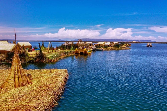 Puno: Uros flydende øer og Taquile Island heldagstur