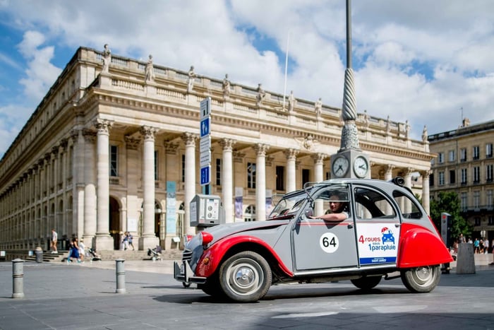 Bordeaux: Private Tour in a Citroën 2CV 45min