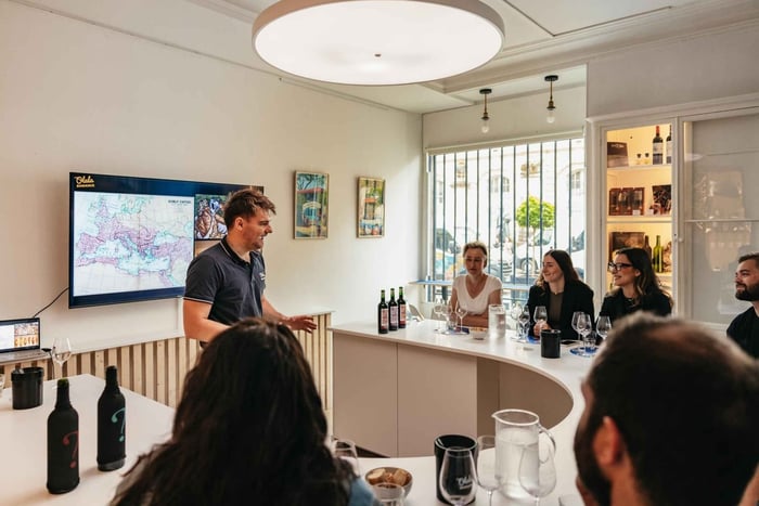 Bordeaux : atelier masterclass vins de Bordeaux avec assiette de fromages et charcuterie
