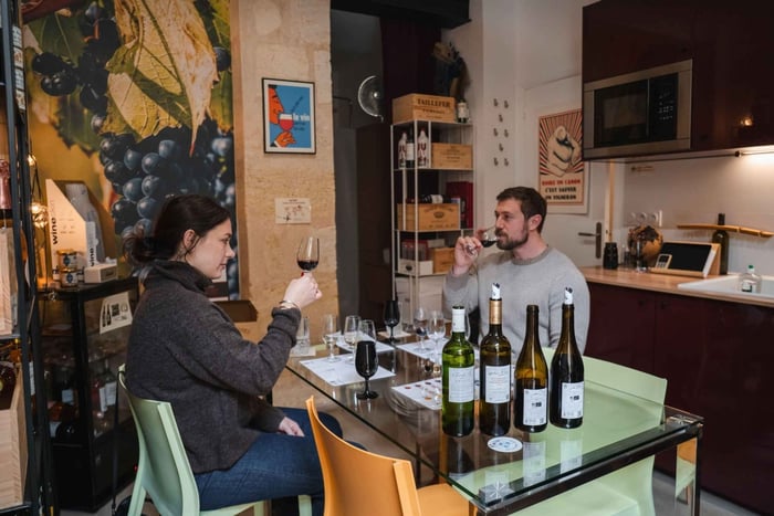Wino Bordeaux: klasa degustacji 4 czerwonych win w połączeniu z wędlinami