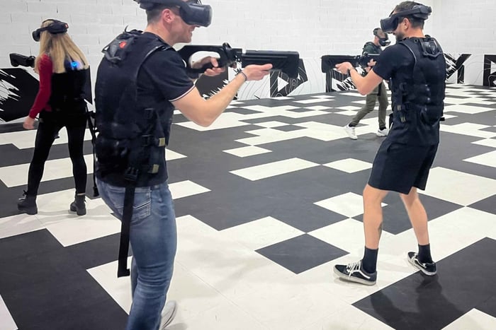 Embark on an immersive team VR experience in Bordeaux