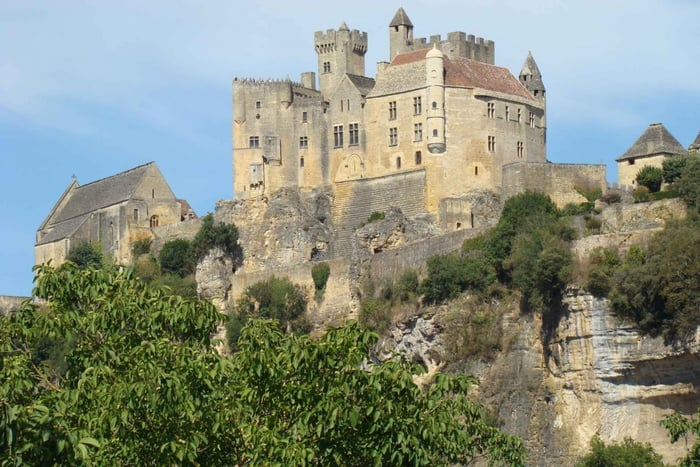 De Bordeaux à la Dordogne : visite privée des châteaux et villages