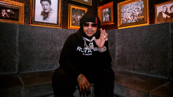Max B ( 21+ )