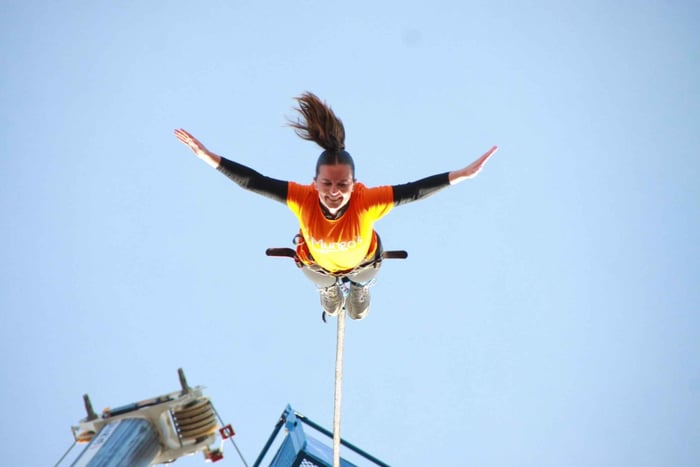 experiência de bungee jump de 48 metros