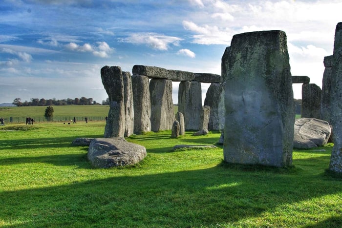 From Cambridge: Guided Day Tour to Bath and Stonehenge