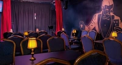 Comedy Magic Show includes 1x Pizza & 2 glasses of Prosecco