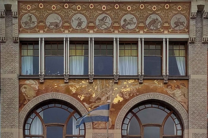 Bruxelas: queda e ascensão da excursão guiada Art Nouveau