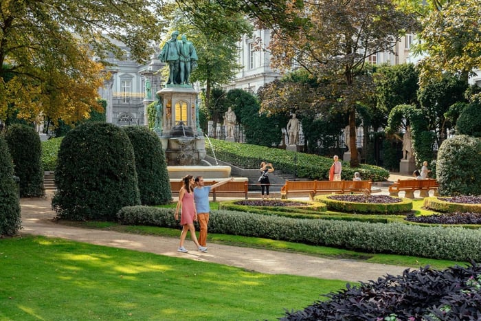 Brüssel: Private Tour mit Einheimischen - Highlights und versteckte Juwelen