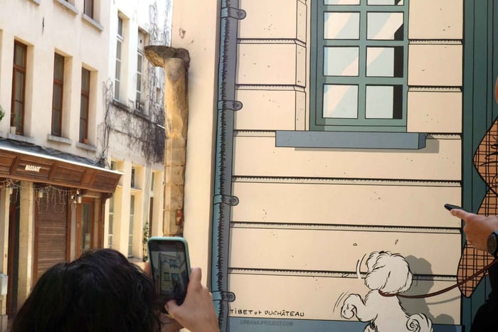 Bruxelas: passeio a pé pelas paredes dos quadrinhos