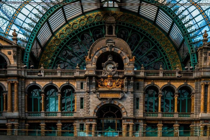 From Brussels: Day Trip to Antwerp and Atomium by Bus