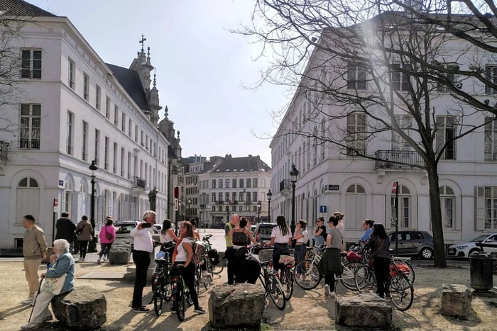 Bruselas en bicicleta: tour por los lugares más destacados y los tesoros ocultos de la ciudad