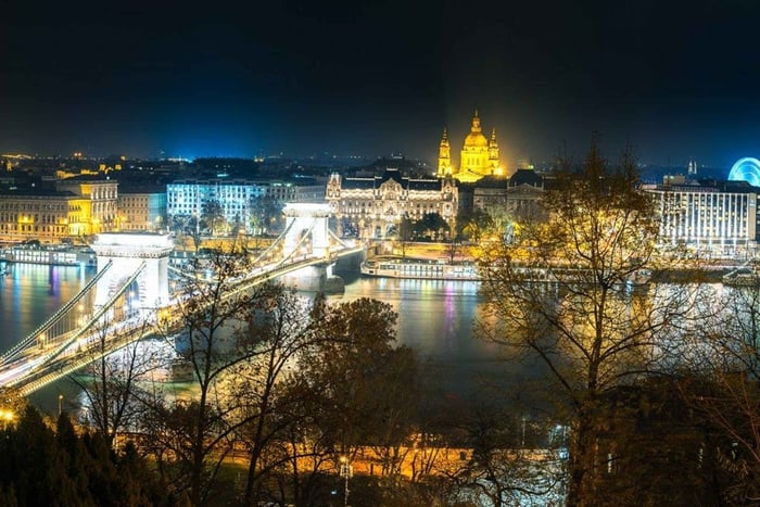 Buda Basics Guided Walking Tour at the Castle Area