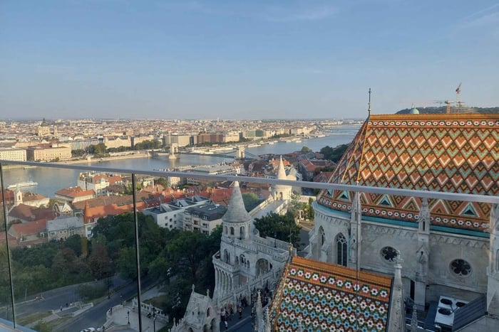 Buda Castle and Buda Side Private Tour by Car - Door to Door