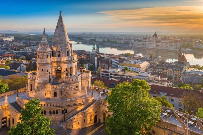 Buda Castle District and Matthias Church Private Tour