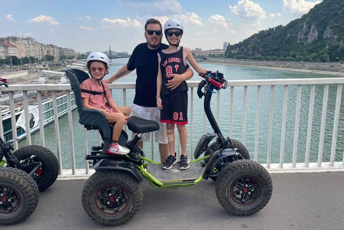 Budapest: Tour guidato dei punti salienti di Buda a bordo di un EZRaider elettrico