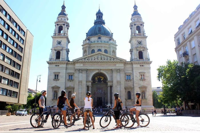 Budapest: Guided City Tour by E-Bike