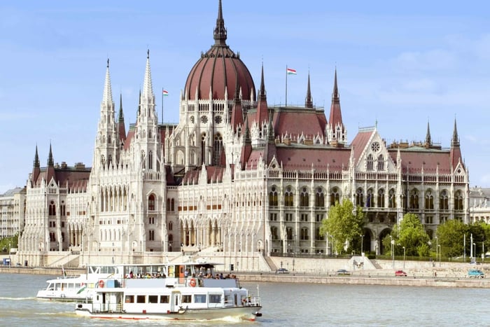 Budapest: Tour guidato del Palazzo del Parlamento in lingua spagnola