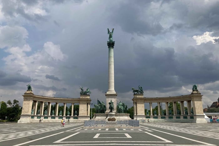 Budapest Highlights Cycling Tour with a Local Guide