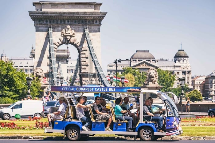 Budapest: Autobus elettrico Hop-on Hop-off ufficiale del Castello di Buda