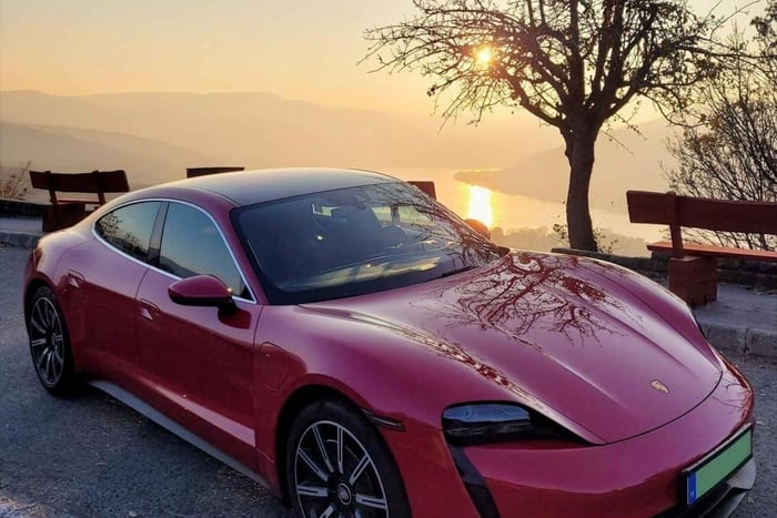 Budapest: Private Electric Porsche Taycan City Tour
