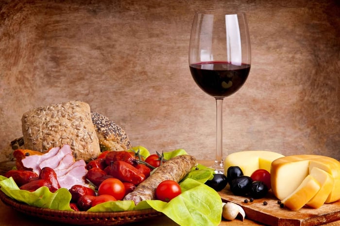Excursión a Szentendre con Cata de Vinos y Almuerzo