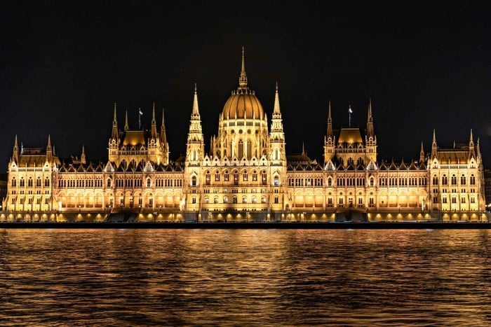 Budapeste: Cruzeiro no Danúbio com Drinque de Boas-Vindas e Jantar
