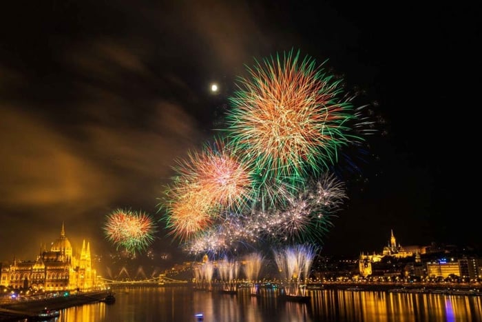 Ilotulituksen kiertoajelu ja 1 juoma