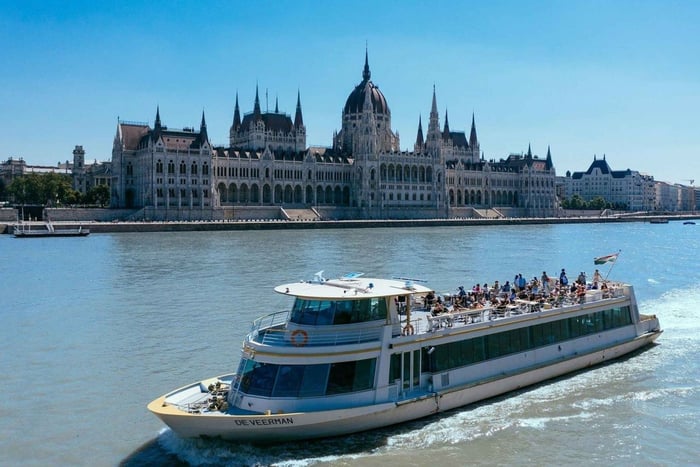 Budapest : visite guidée à pied et croisière fluviale sur le Danube