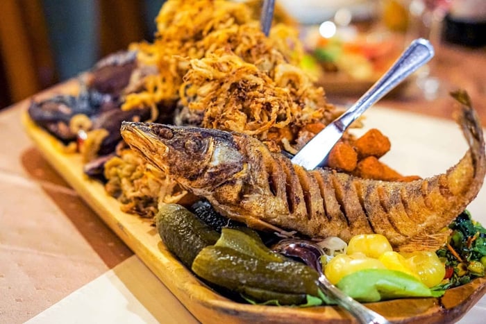 tour gastronomico segreto nella storica Óbuda con oltre 6 degustazioni