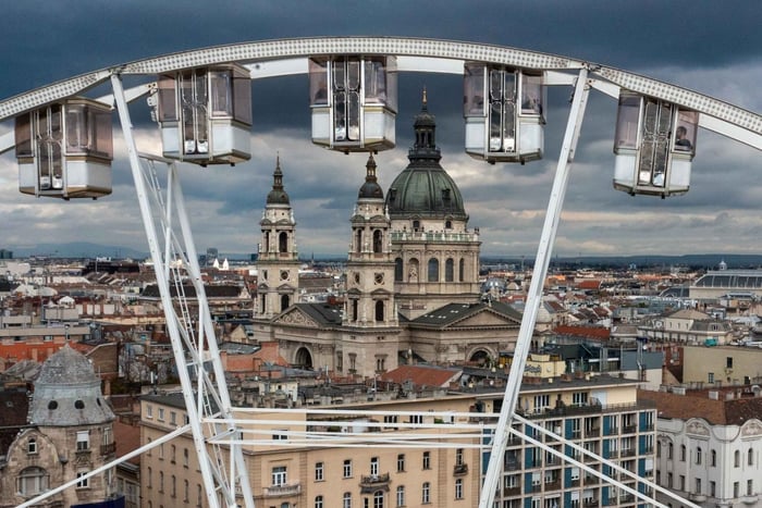 Budapest : histoires du côté Pest (centre-ville et parc Városliget) - anglais
