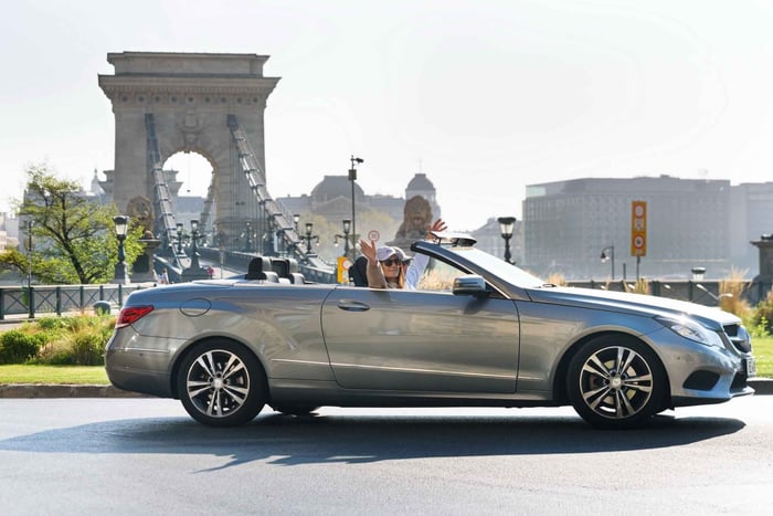 Budapeste: Passeio Particular em um Mercedes-Benz E-Class Conversível Exclusivo