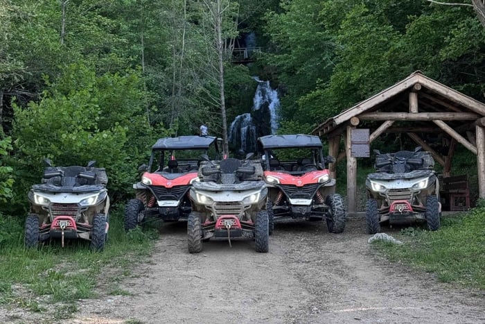 Bansko: 1,5-godzinna przygoda na pojeździe ATV z postojem przy wodospadzie