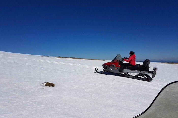 Borovets: Borg voor sneeuwscootersafari met instructeur
