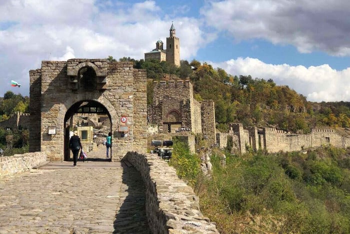 Day Trip to Bulgaria and Veliko Tarnovo from Bucharest
