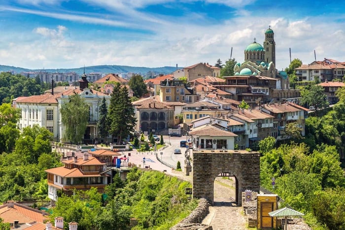 Desde Bucarest: Excursión de un día en grupo reducido a la Bulgaria medieval