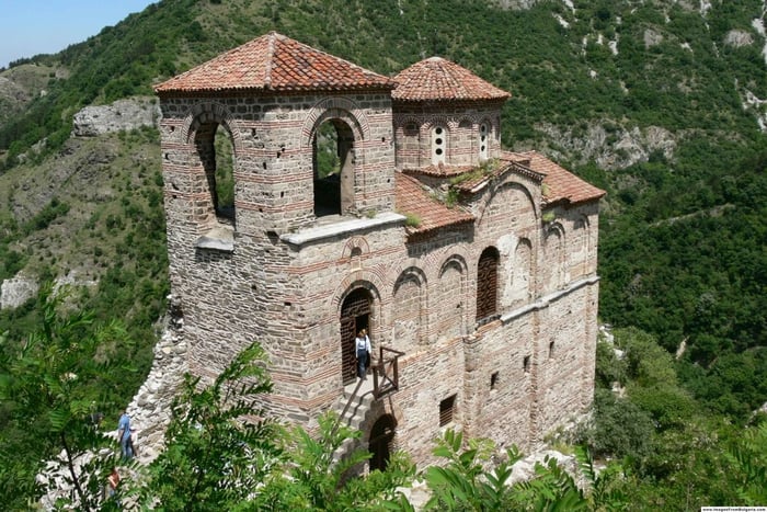 Au départ de Plovdiv : visite du monastère de Bachkovo et de la forteresse d'Asen