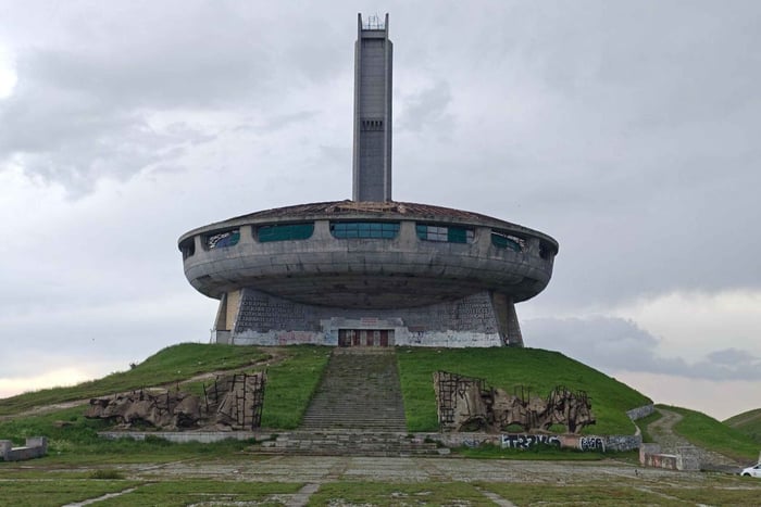 De Sofia: Viagem Particular de um Dia a Buzludzha e Shipka